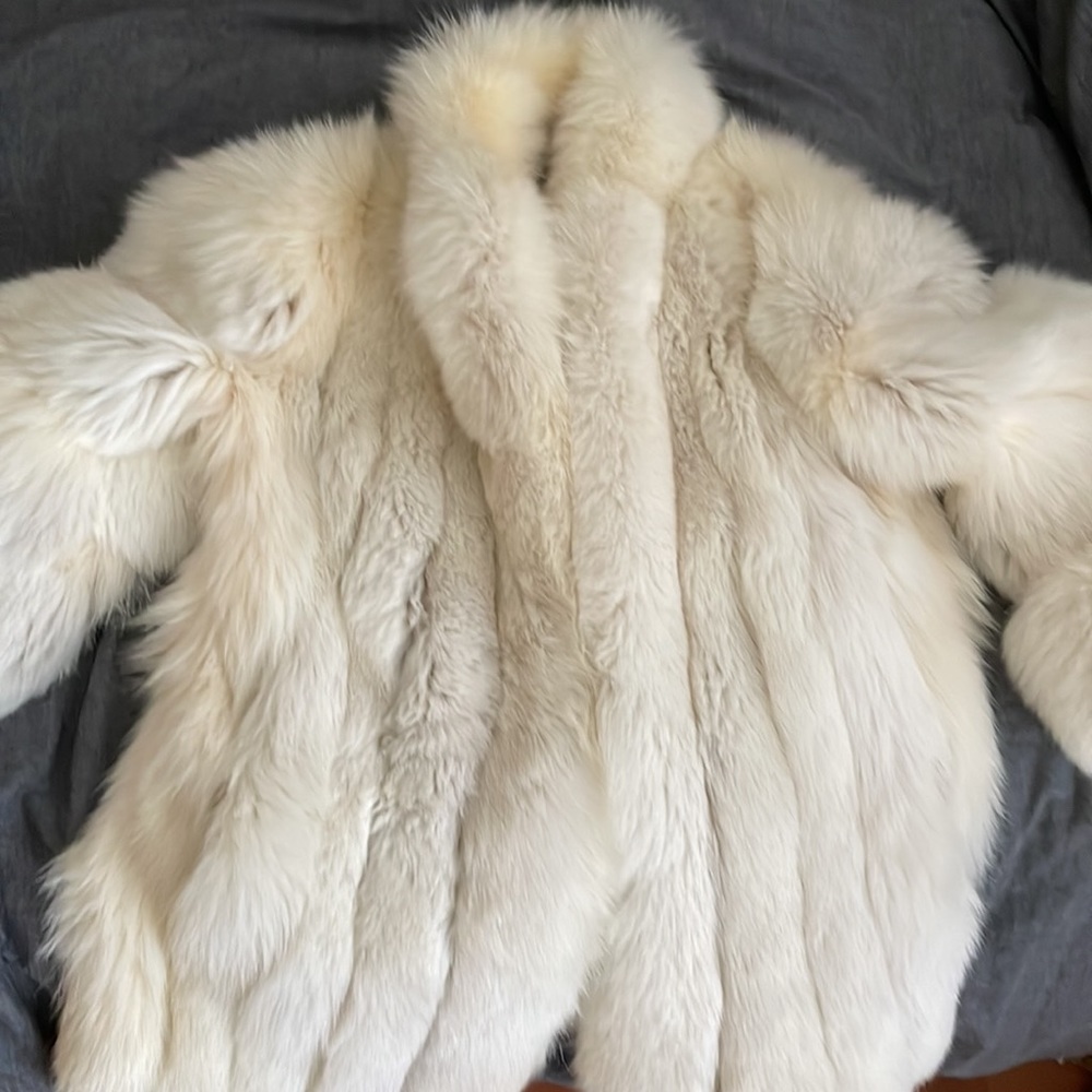 White Real Fur coat size small but can fit med